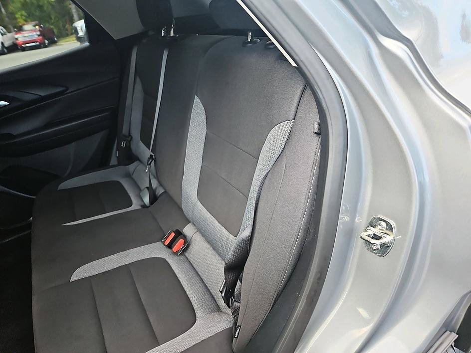 Used 2025 Sterling Gray Metallic Chevrolet LT image 21