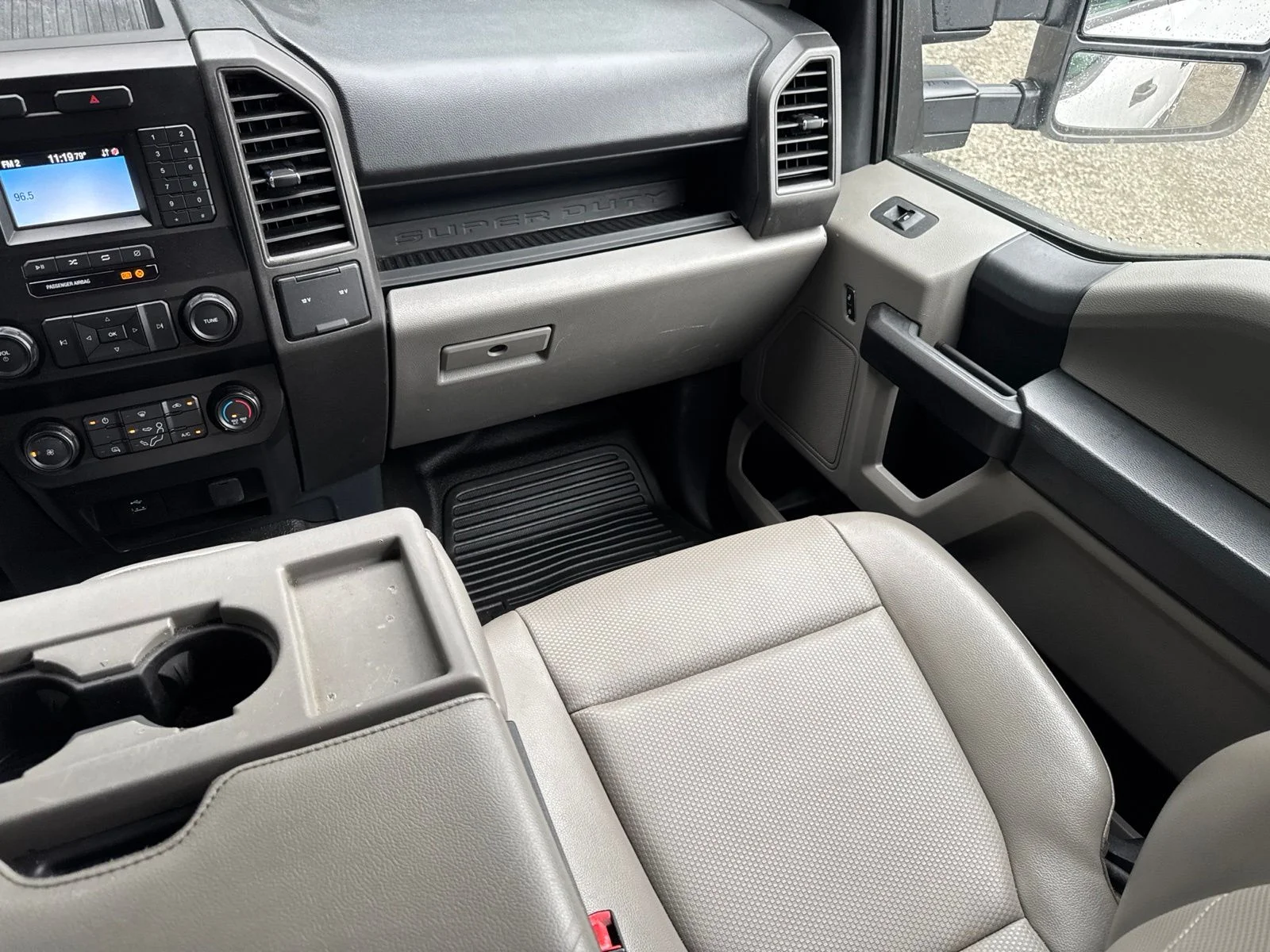 Used 2022 White Ford XL image 17