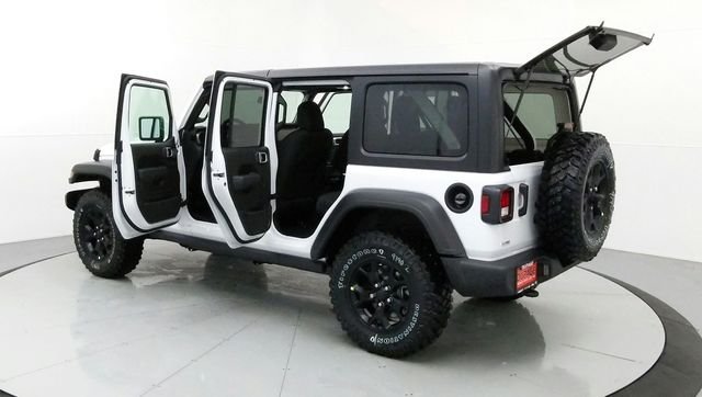 Used 2021 White Jeep Unlimited Willys image 11