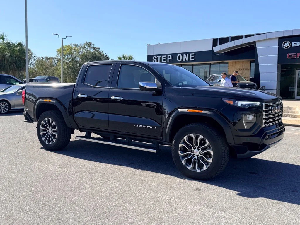 Used 2024 Black GMC Denali image 8
