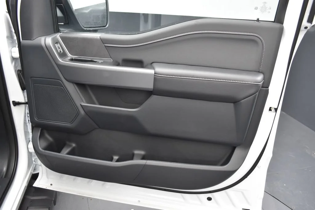 New 2026 Oxford White Ford XLT image 32