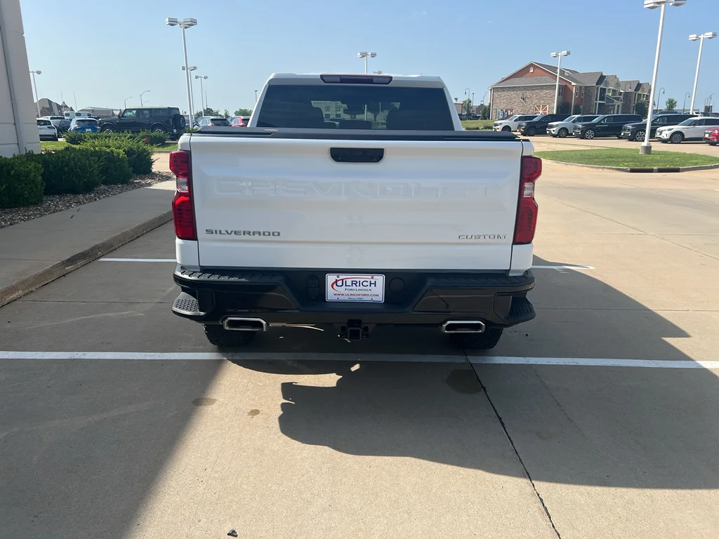Used 2022 Summit White Chevrolet Custom Trail Boss image 7