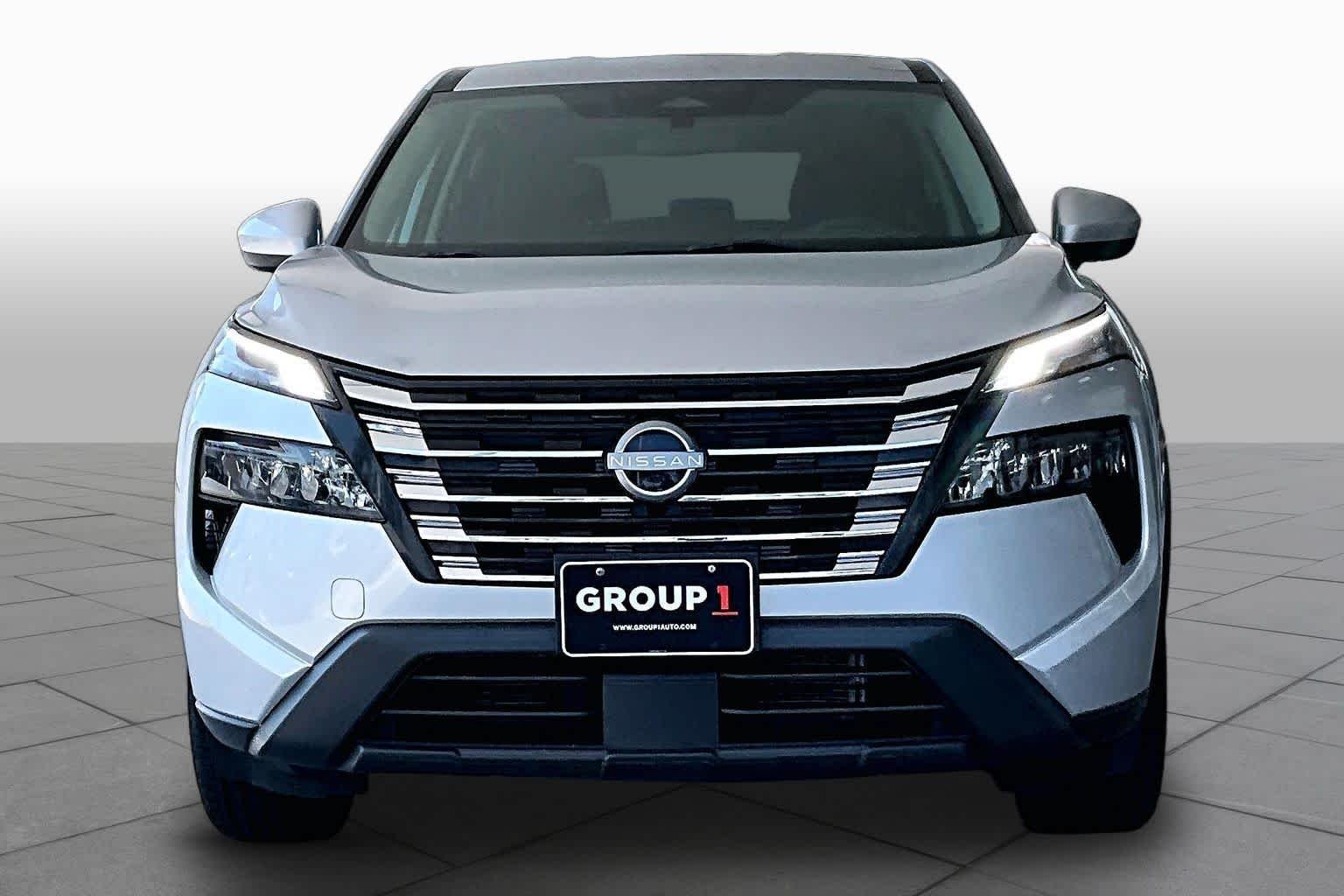 Used 2024 Brilliant Silver Metallic Nissan SV image 4