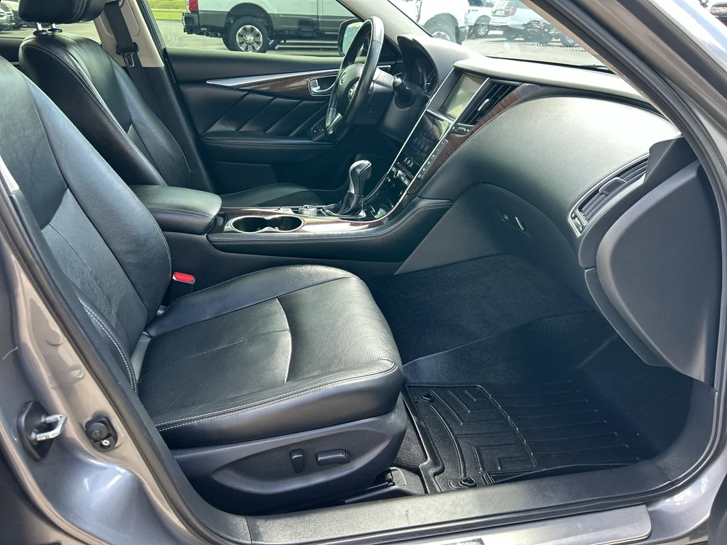 Used 2015 Graphite Shadow INFINITI Premium image 17