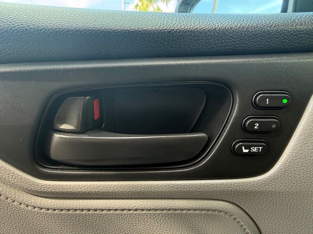 Used 2020  Honda EX-L image 25