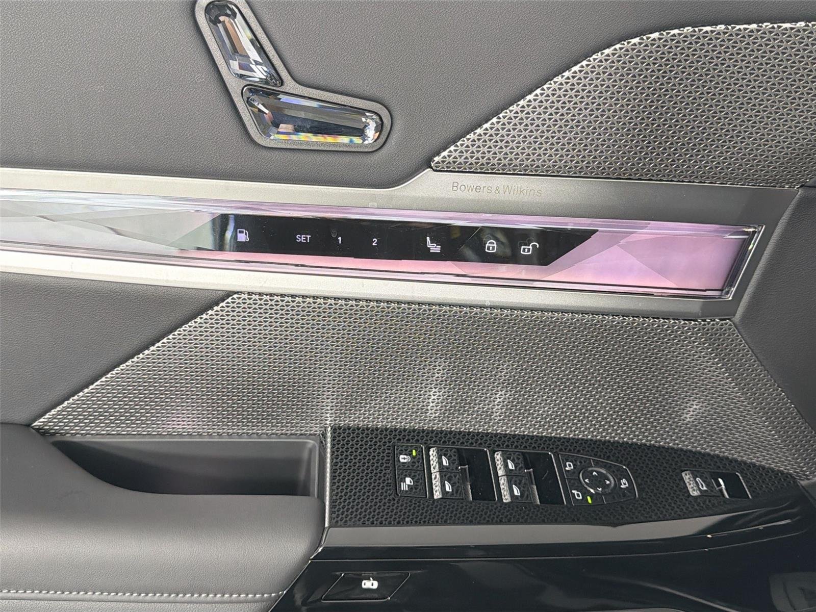 New 2026 Dravit Grey Metallic BMW 750e xDrive image 33