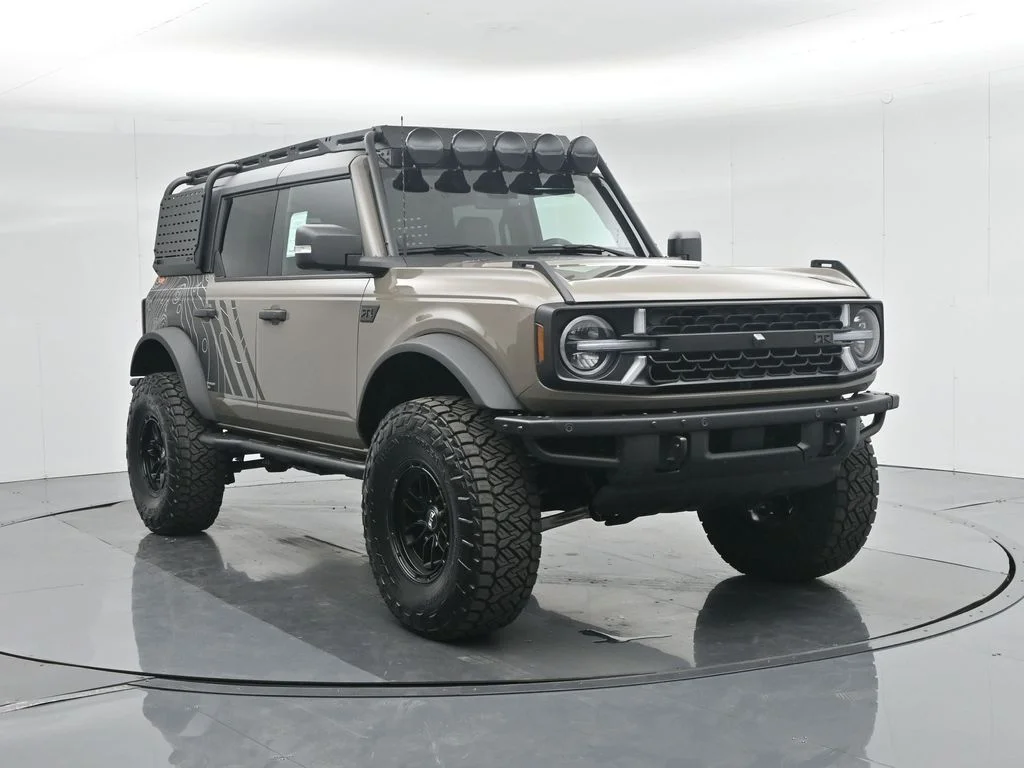 New 2025 Marsh Gray Ford Badlands image 59