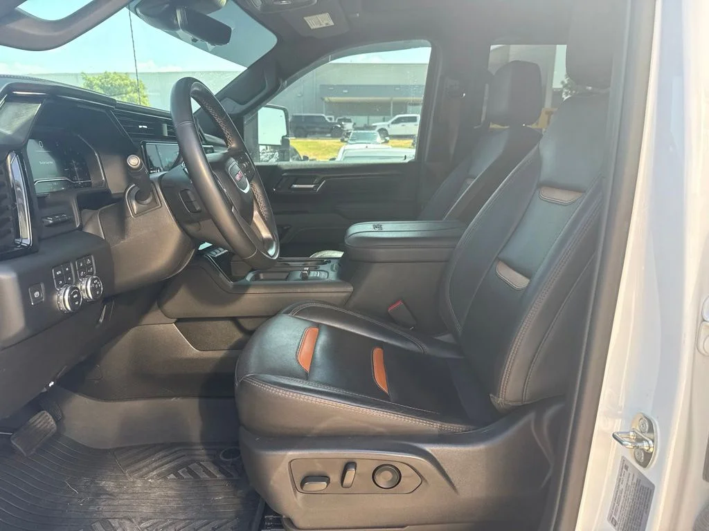 Used 2024 White GMC AT4 image 7