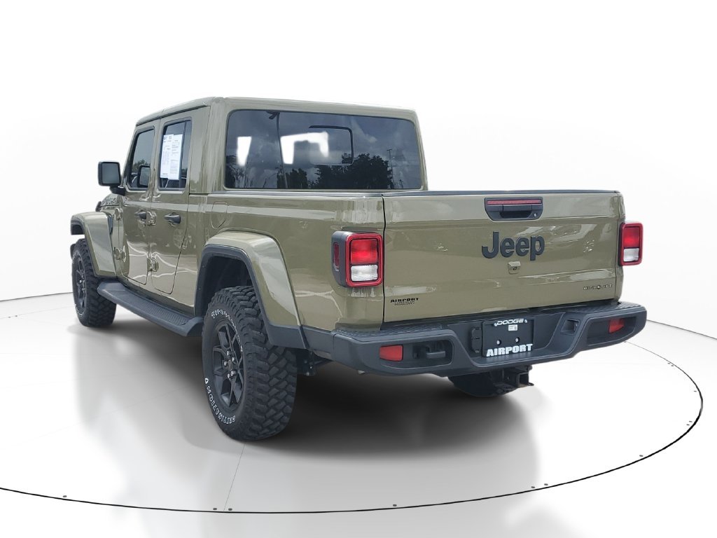 Used 2025 Green Jeep High Tide image 3
