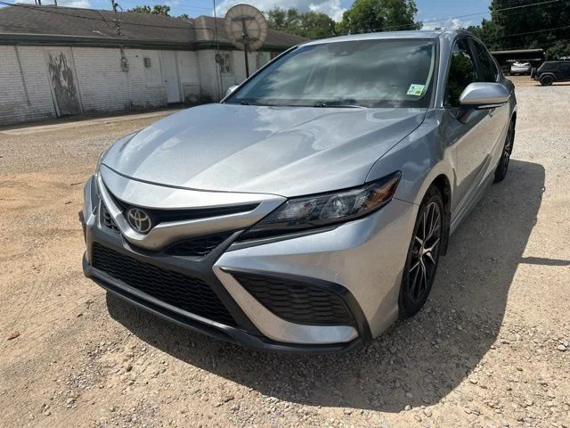 Used 2021 Silver Toyota SE image 6