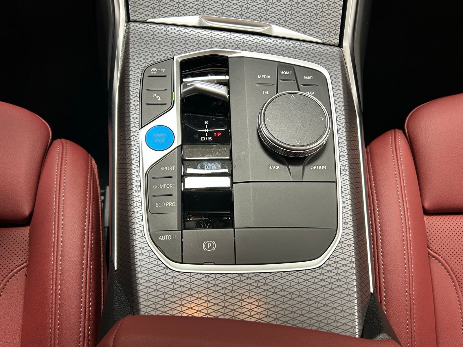 New 2026 Skyscraper Grey Metallic BMW xDrive40 image 37