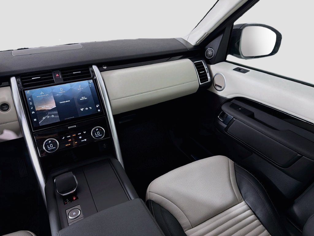 New 2026 Santorini Black Land Rover S image 25