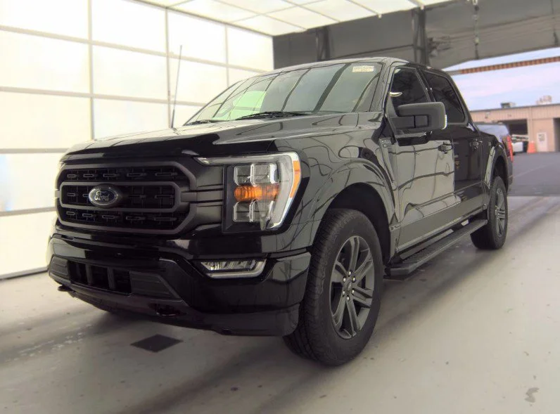 Used 2023 Black Ford XLT image 3