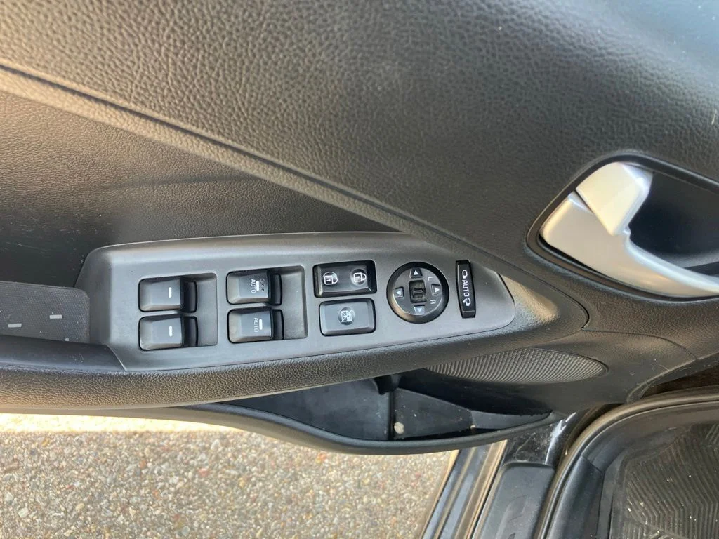 Used 2017 Black Kia LX image 10