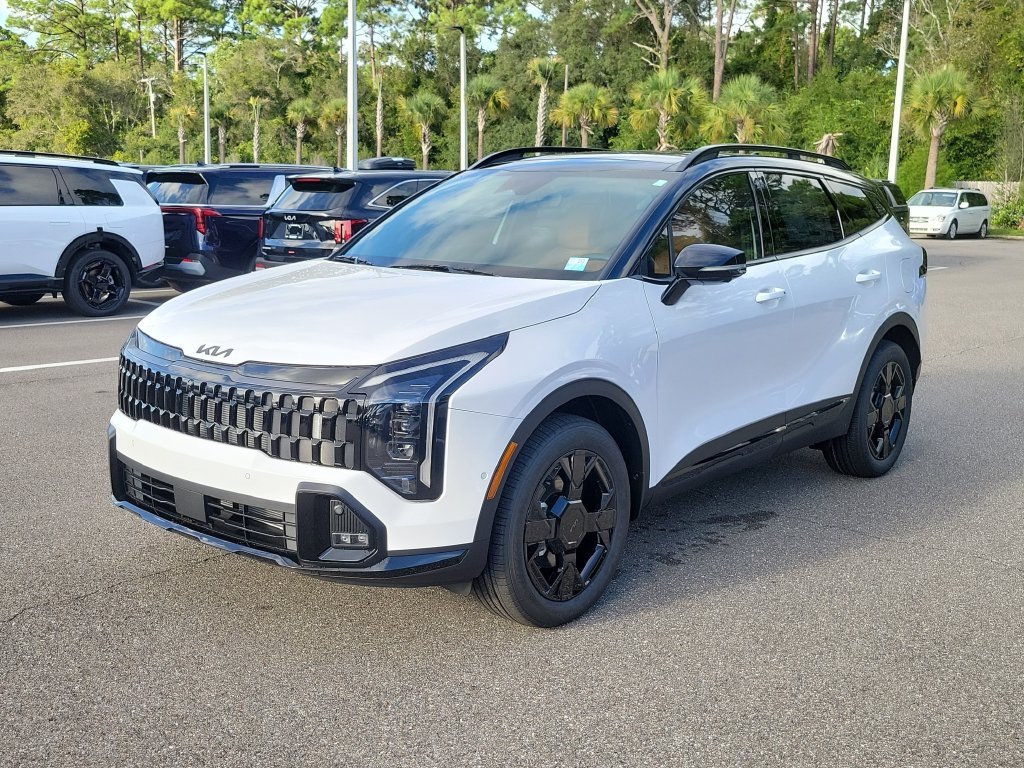 New 2027 Glacial White Pearl / Black Ro Kia X-Line image 3