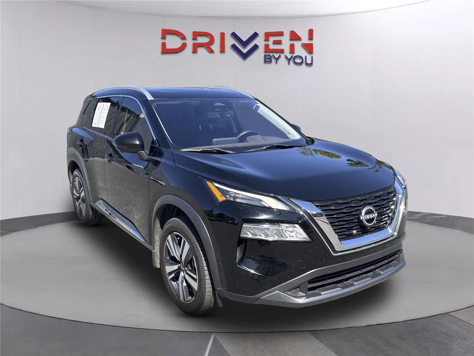 Used 2023 Super Black Nissan SL image 1
