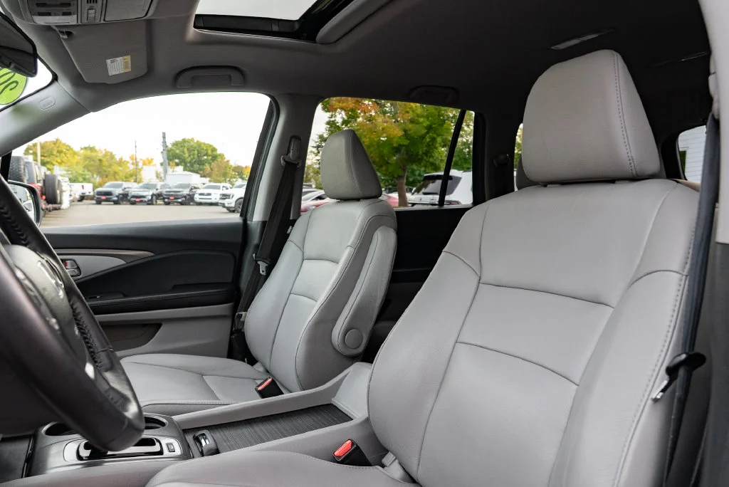 Used 2017 Blue Honda EX-L image 21