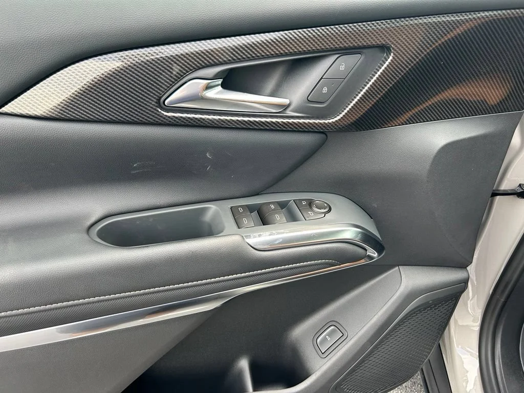 2027 Chevrolet Traverse Z71 - Photo 17