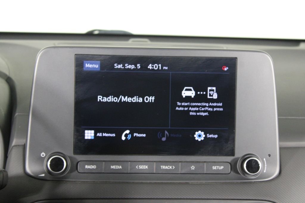 Used 2023 Gray Hyundai SEL image 6