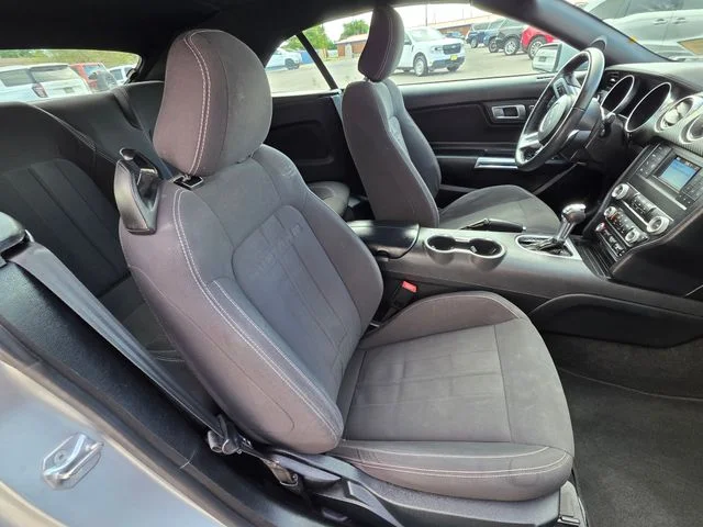 2023 Ford Mustang EcoBoost - Photo 29