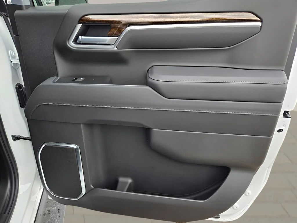 2026 GMC Sierra 1500 SLE - Photo 9