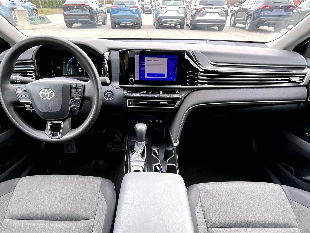Used 2025 White Toyota LE image 21