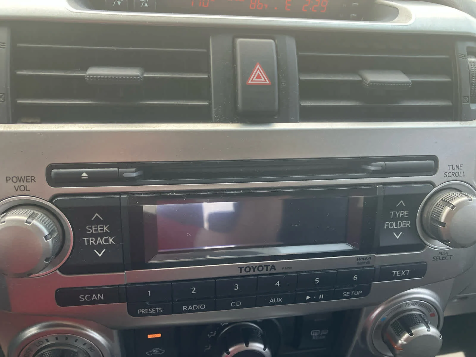 Used 2013 Blizzard Pearl Metallic Toyota SR5 image 24