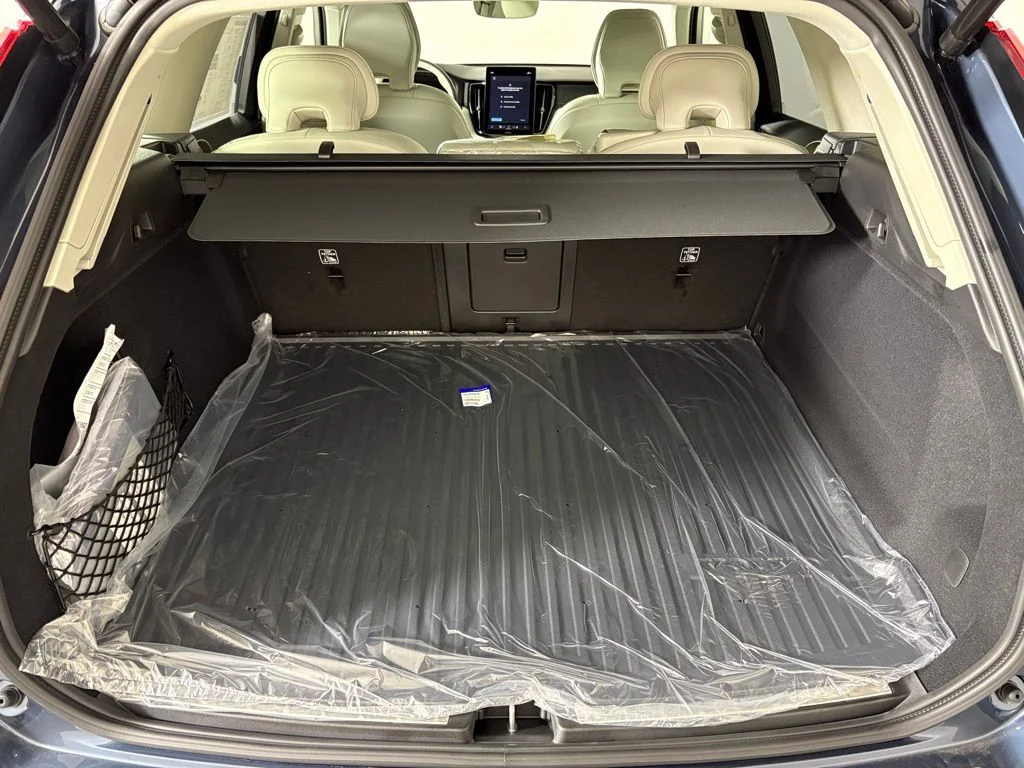 New 2026 Denim Blue Metallic Volvo Ultra image 37