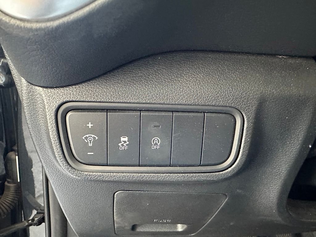 2025 Kia Soul LX - Photo 11