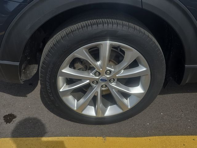 Certified Used 2023 Blue Metallic Ford Platinum image 5