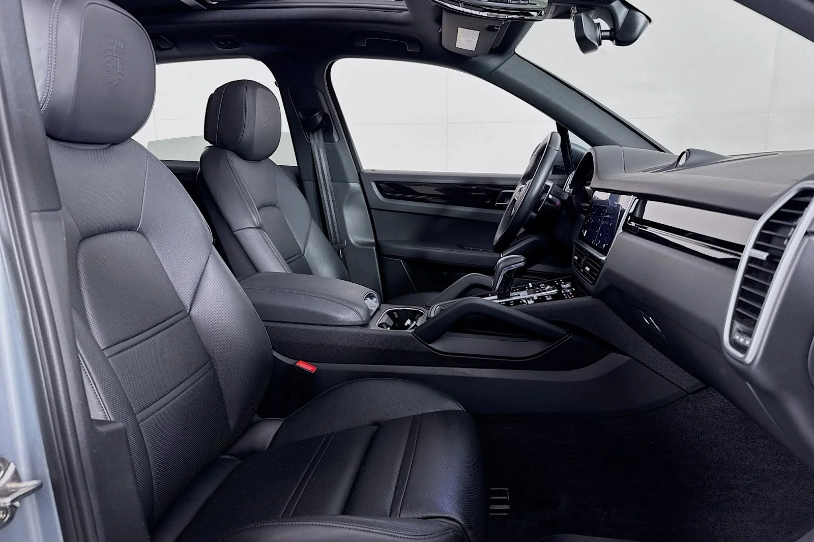 Used 2023 SILVER Porsche Platinum Edition image 6
