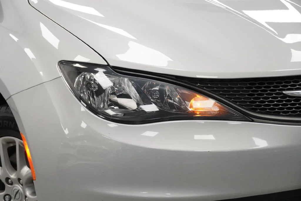 Used 2024 Silver Chrysler LX image 9