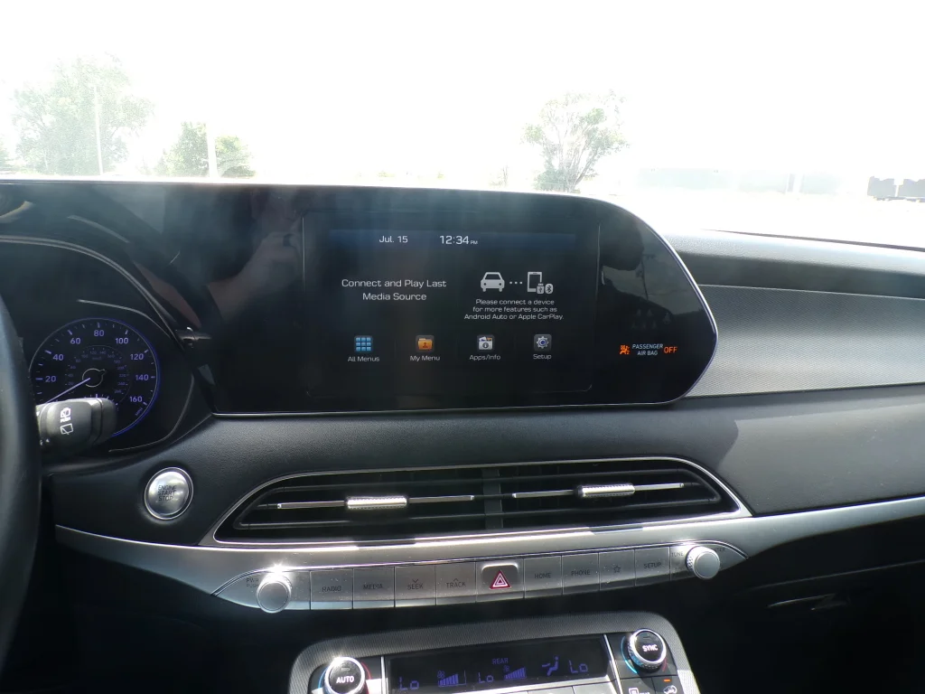 Used 2020 Hyper White Hyundai SEL image 23