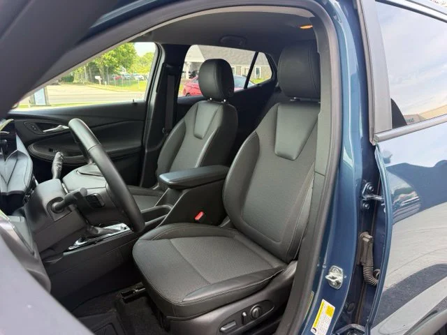 Used 2024 Blue Buick Preferred image 13