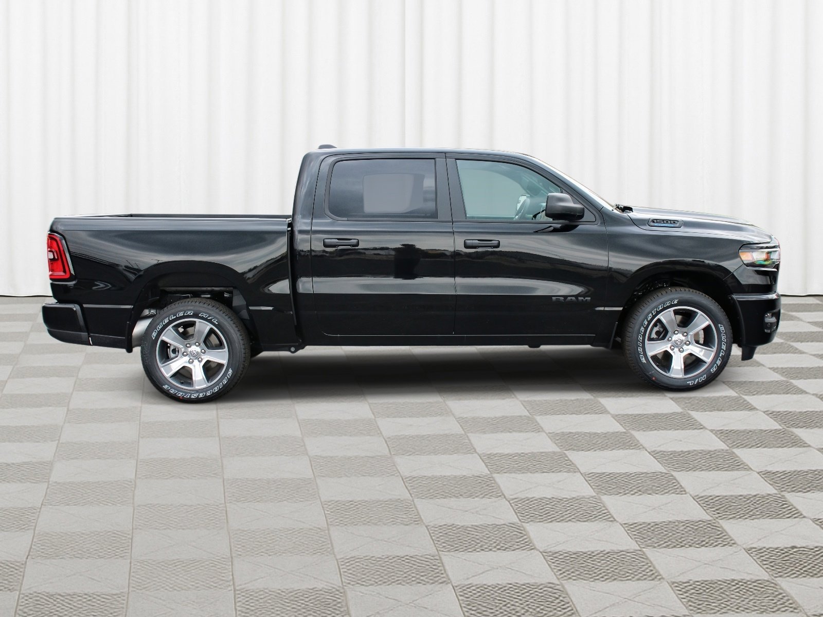 New 2026 Diamond Black Crystal Pearl-Coat Exterior Paint RAM Express image 31