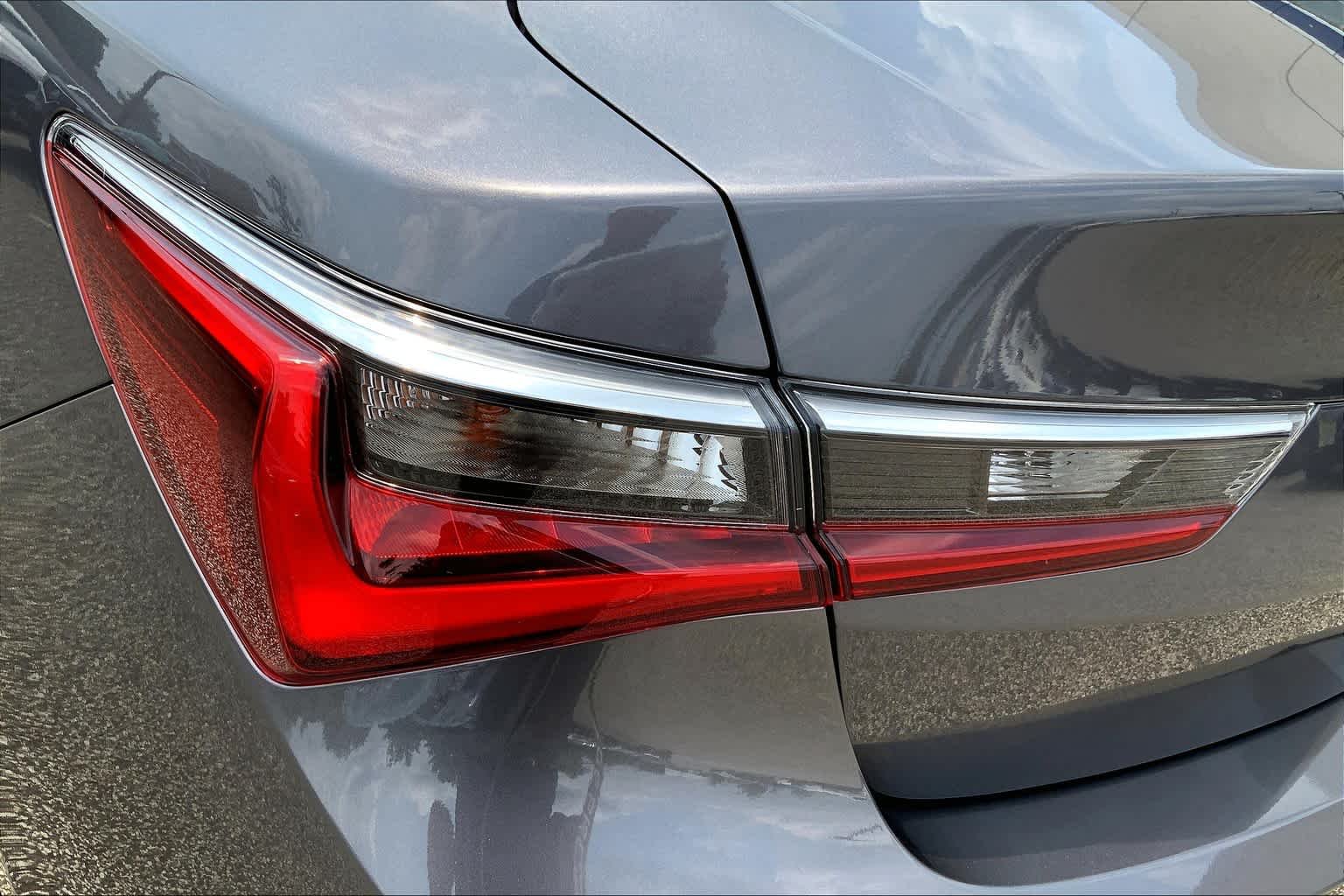 Used 2019 Modern Steel Metallic Acura w/Premium Pkg image 23