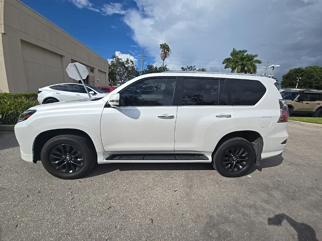 Certified Used 2023 White Lexus 460 image 10