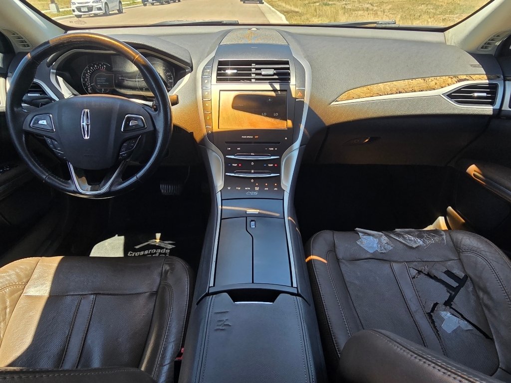 Used 2013 Ruby Red Metallic Tinted Clearcoat Lincoln Base image 25