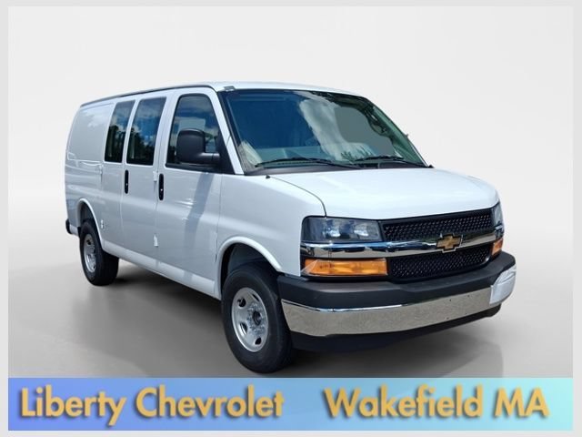 New 2026 Summit White Chevrolet WT image 1