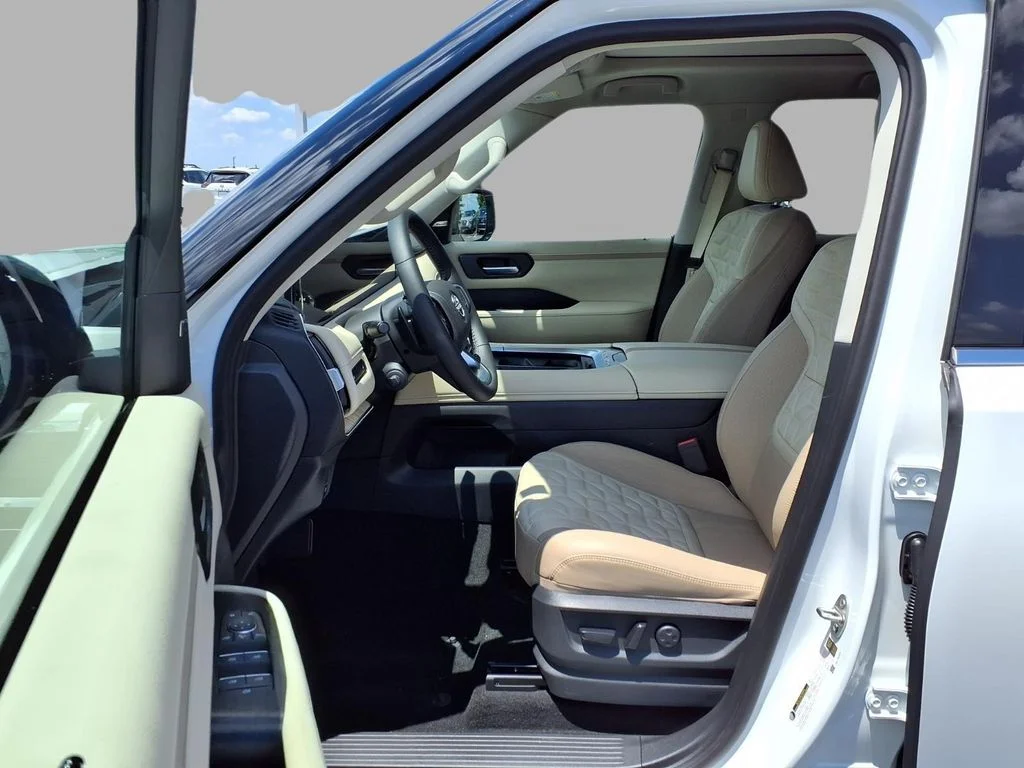 New 2026 Aspen White TriCoat Nissan Platinum image 19