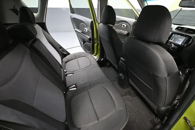 Used 2019 Green Kia Plus image 42