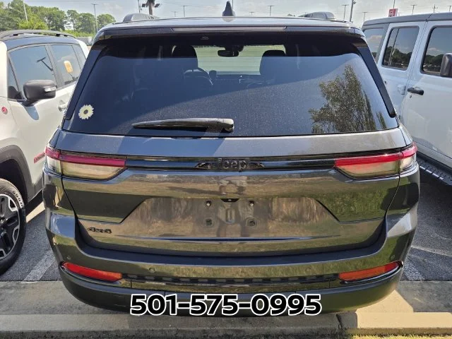 Used 2023 Gray Jeep Altitude X image 3