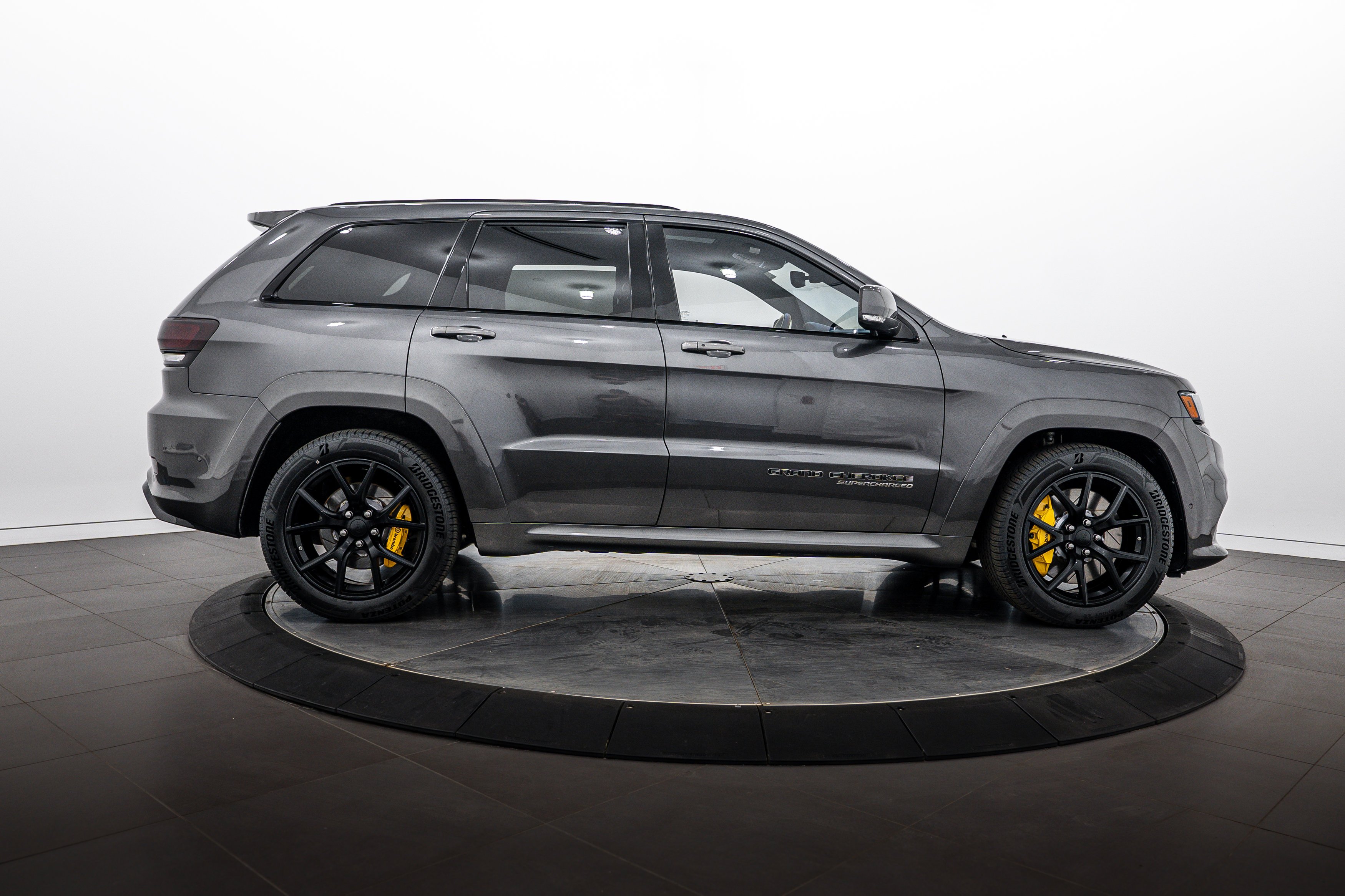 Used 2018 Granite Crystal Metallic Clearcoat Jeep Trackhawk image 3