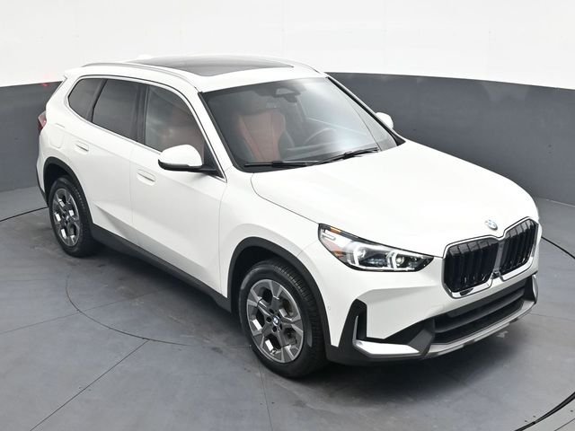 Used 2023 White BMW xDrive28i image 29