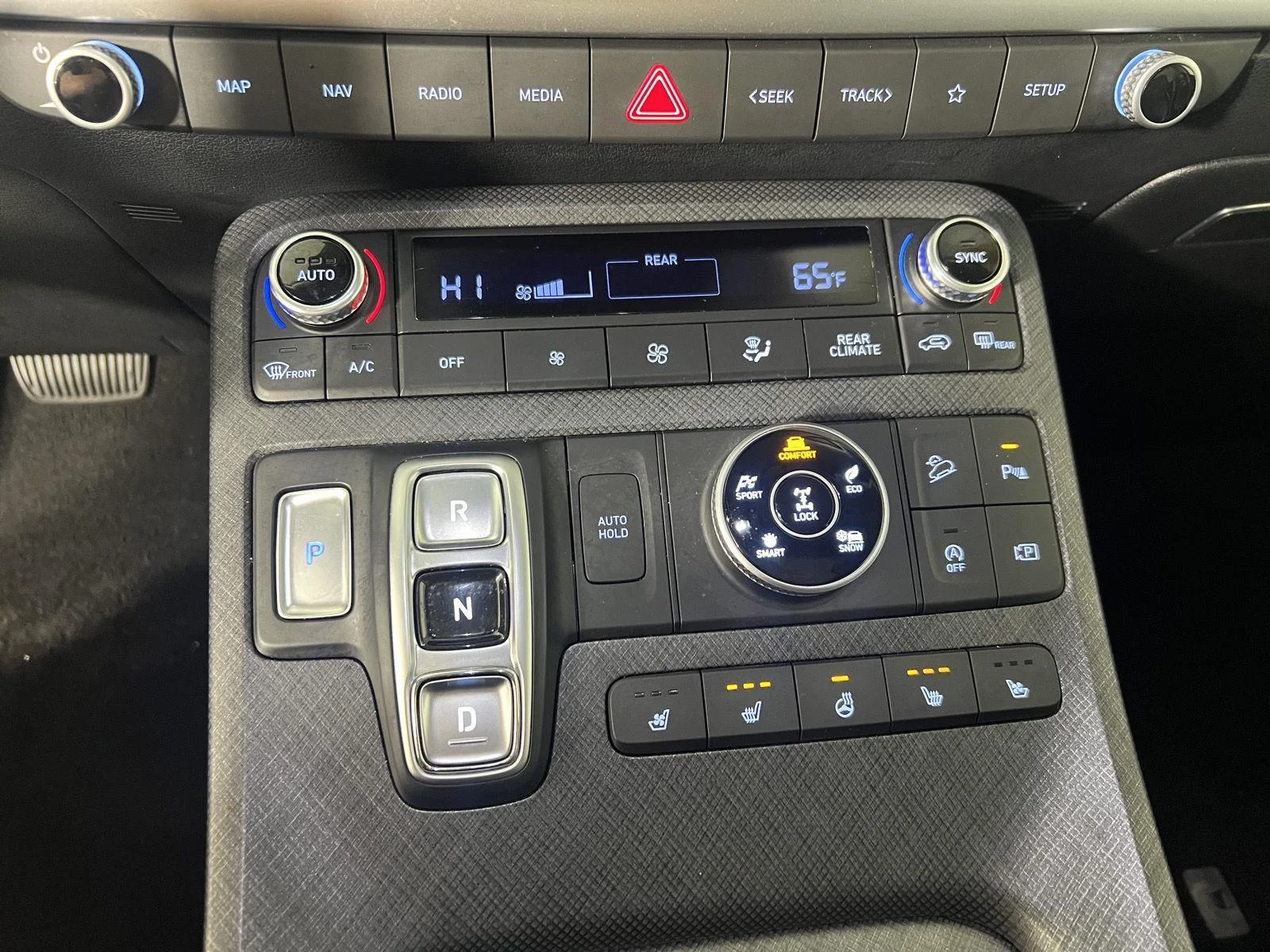 Used 2023 Sierra Burgundy Hyundai Limited image 31