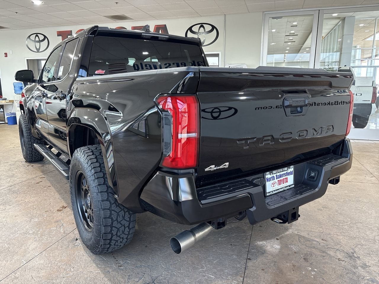 2026 Toyota Tacoma SR5 - Photo 8