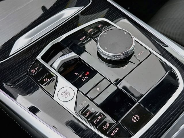 New 2026 Gray Metallic BMW xDrive40i image 17