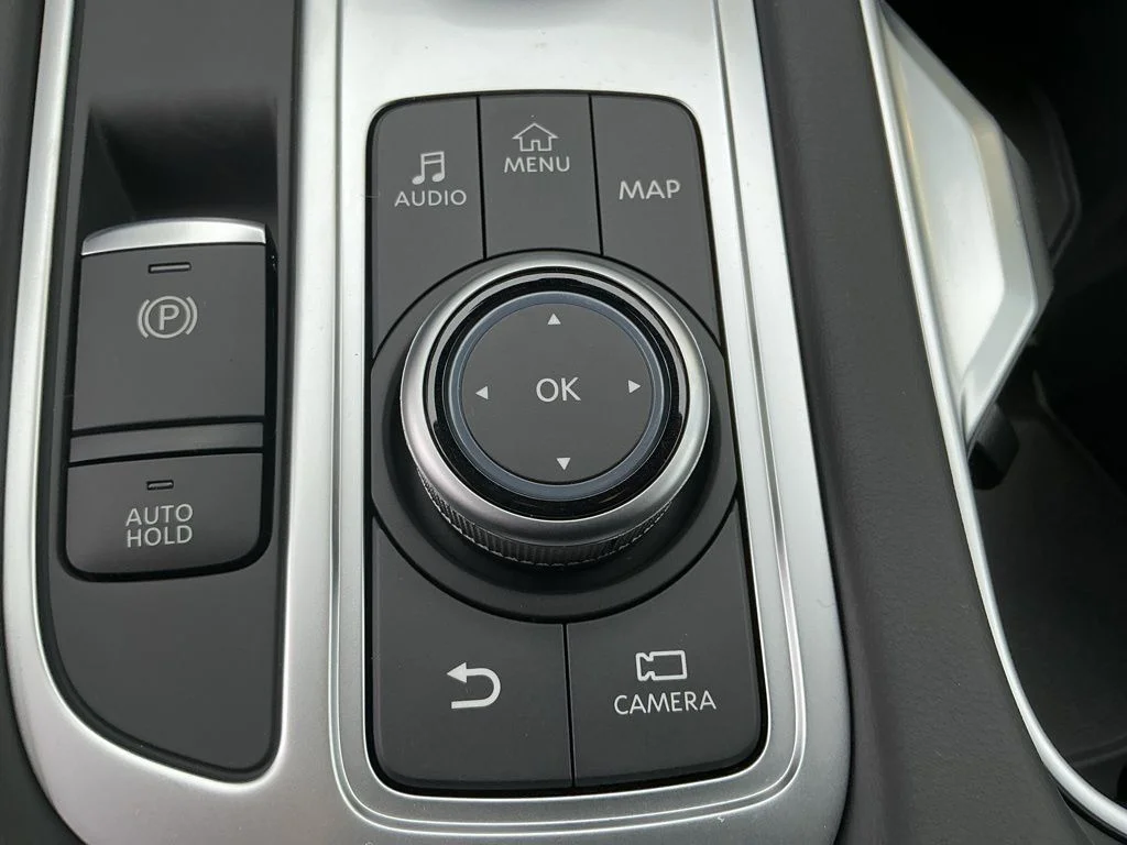 New 2026 MINERAL BLACK INFINITI Luxe FWD image 13