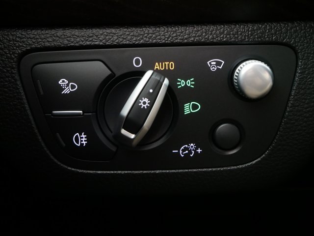 Used 2019 Ibis White Audi Prestige image 28