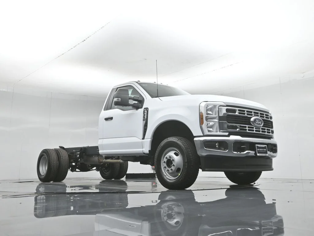 New 2026 White Ford XL image 40
